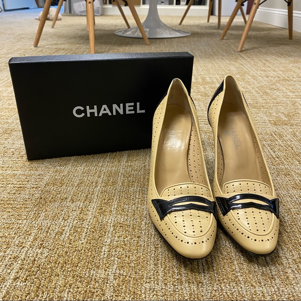 Chanel Tan and Black Leather Close-Toed Heels